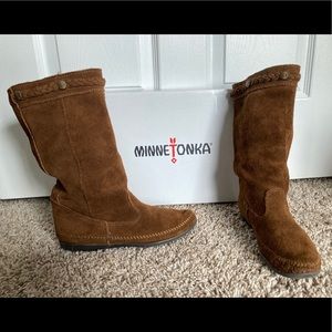 Minnetonka Brown Suede Slouchy Boots